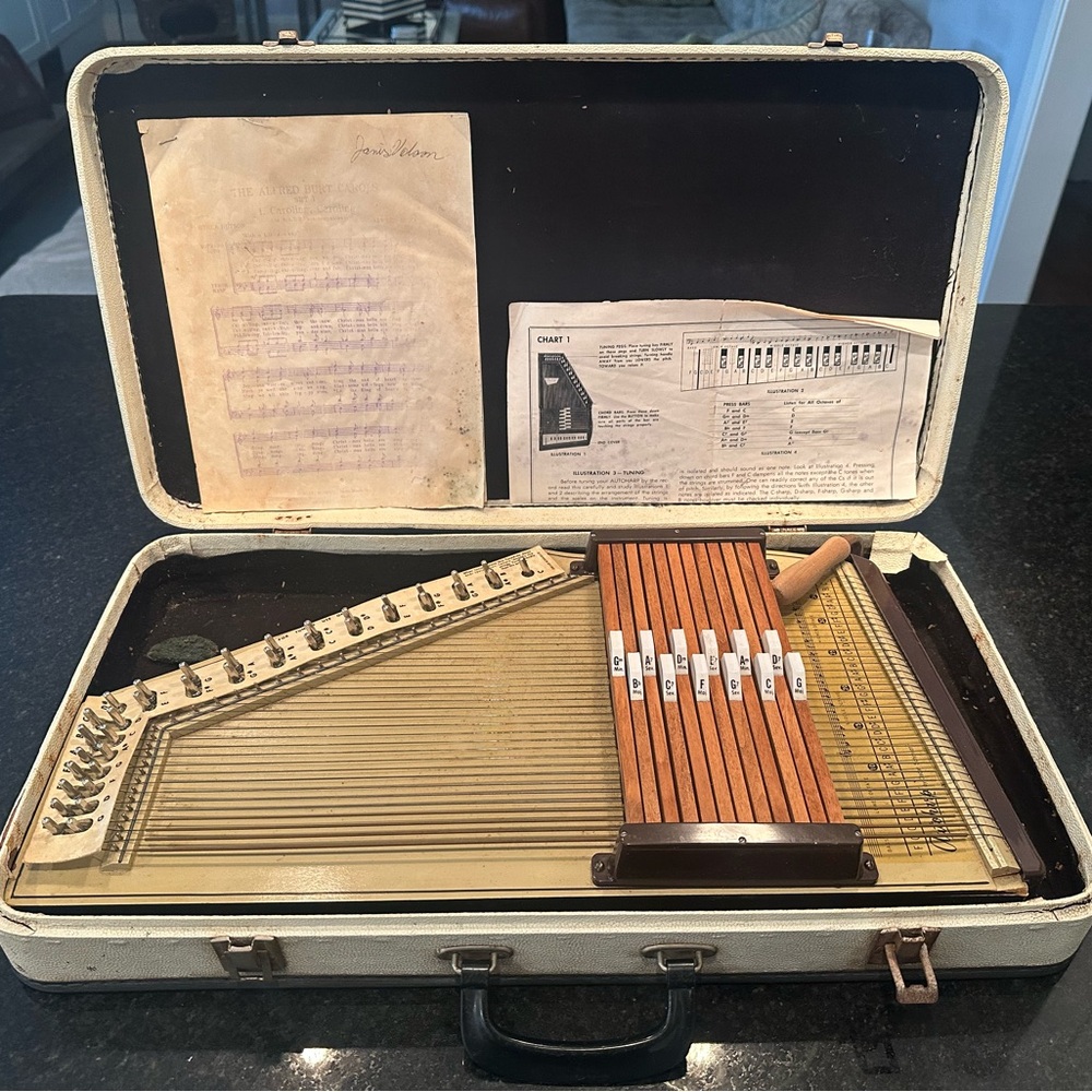 Vintage Oscar Schmidt Autoharp 15 Chord w/ Case + Mother Maybelle Instructions